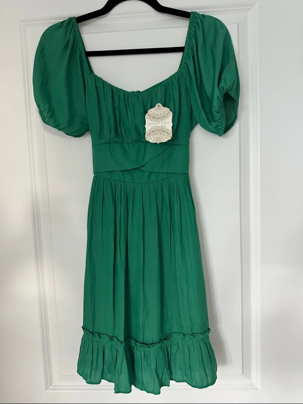 Green Puff-Sleeve Midi Dress - Women - Picture 2 of 5